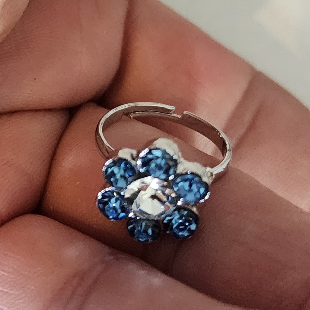 Elegant Blue and Silver Floral Adjustable Toe Ring - Picture 2 of 2